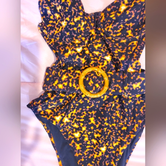 Weworewhat Black&Gold Designer One Piece Swimsuit & Bamboo Belt. - Picture 2 of 3
